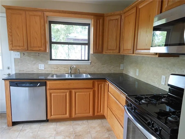 4615 Banister Ln — Photo 9