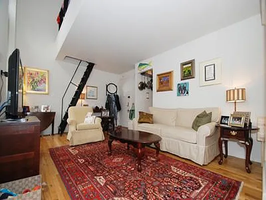 Rented by Buchbinder & Warren | media 17