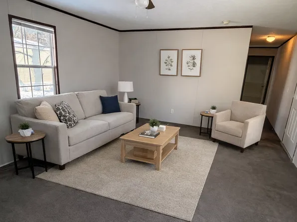 84 Dunlap Cir #84A, Oxford, MI 48371