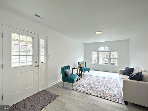 5th image of 413 Springbrook Ct