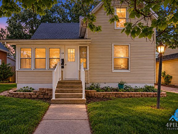 2nd image of 134 Belden St #1