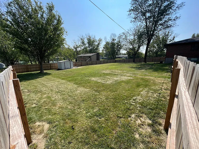 800 N West Park Ln — Photo 33