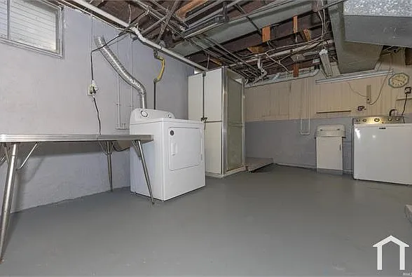 307 Richardt Ave — Photo 11