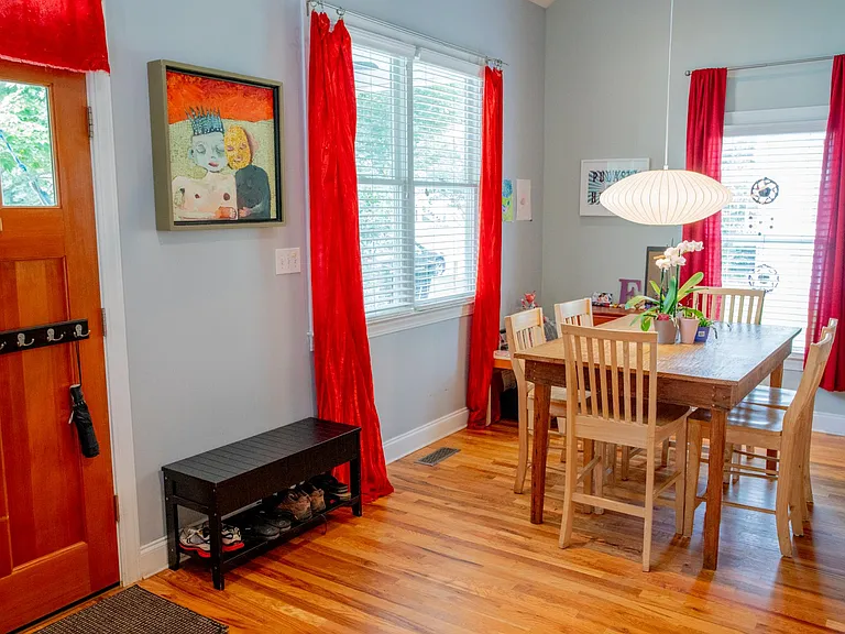 The Nelson Wells House - Athens Georgia. Comfy downtown living near UGA, 2 hospitals, Med school, & Vet Medicine, University of Georgia
