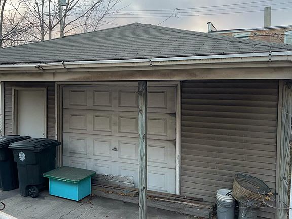4th image of 3928 Pulaski St