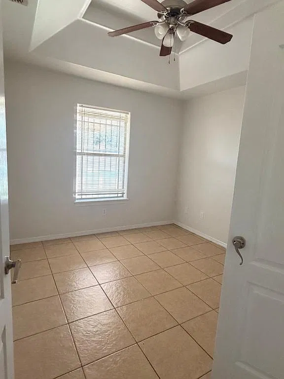803 W Emerald Dr Unit D — Photo 4
