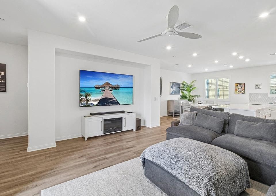 1st image of 1533 Fig Tree Way
