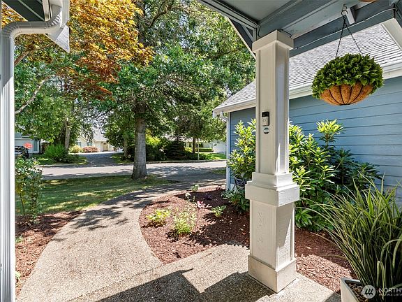4th image of 2025 Kempton Street SE