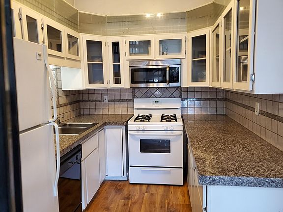 3rd image of 670 San Juan Ave APT C