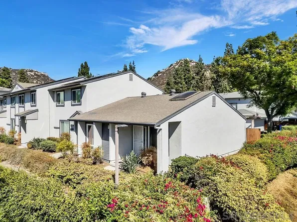 10604 Queen Jessica Ln, Santee, CA 92071