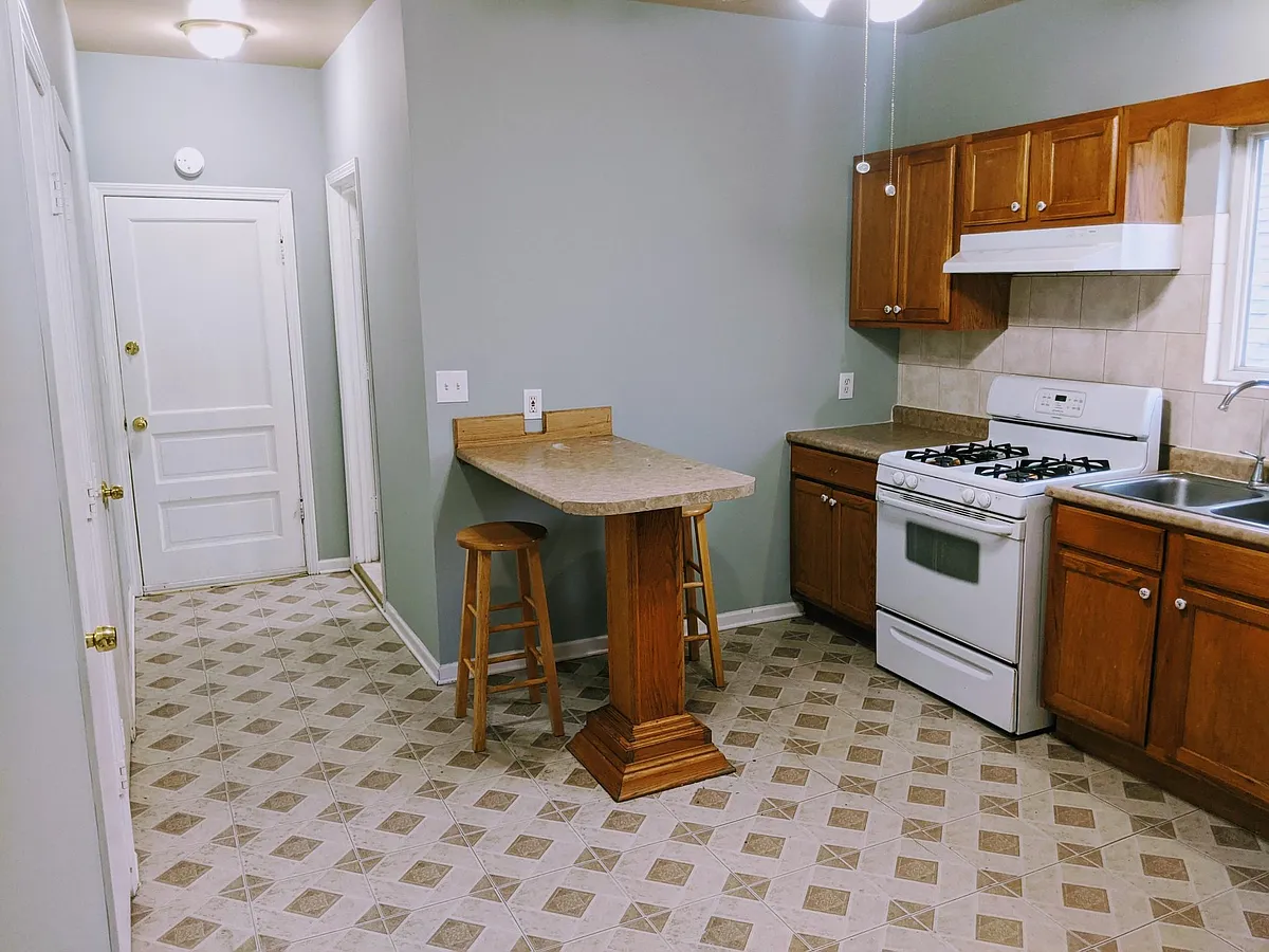 Building Photo - 2129 N Latrobe Ave #3