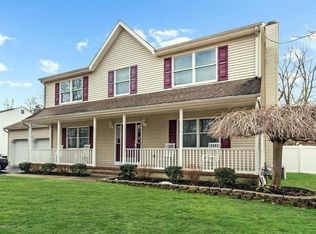 1042 Kaitlyn Ct, Toms River, NJ 08753