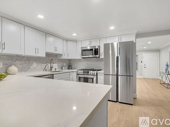 5th image of 1787 De Marietta Ave #2