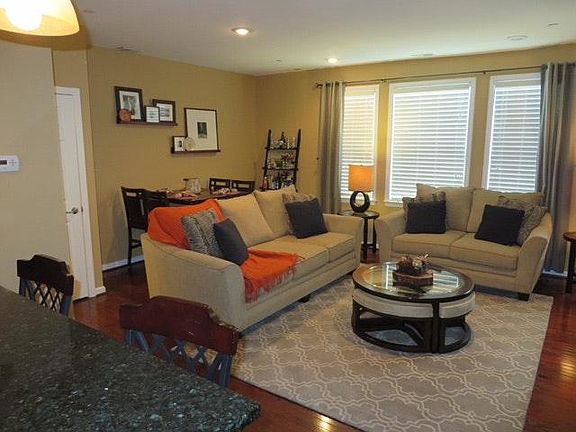 3rd image of 4421 Driftwood Dr #100