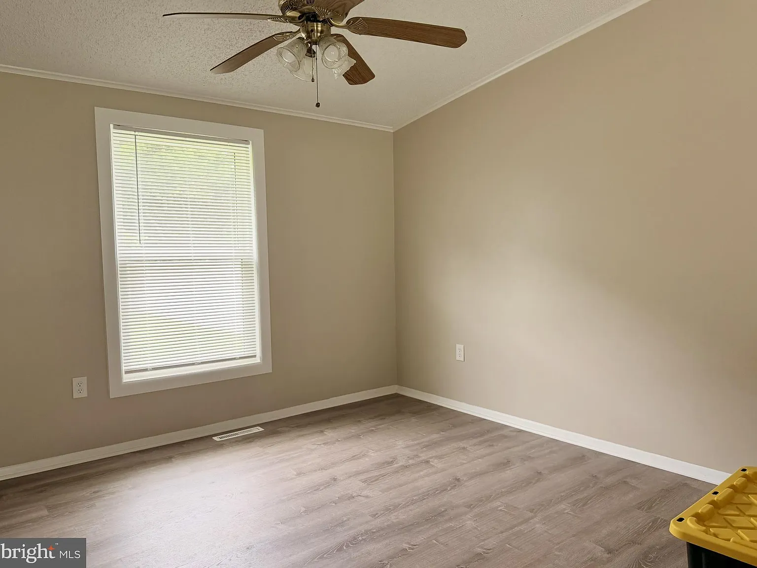 3 bed, 2.0 bath, 1378 sqft, $3,000 — Photo 4