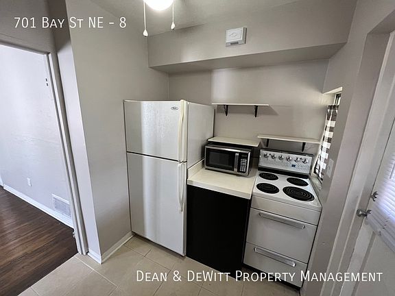 5th image of 701 Bay St NE #8