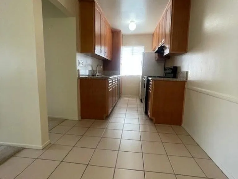 1689 Amberwood Dr #103 — Photo 3