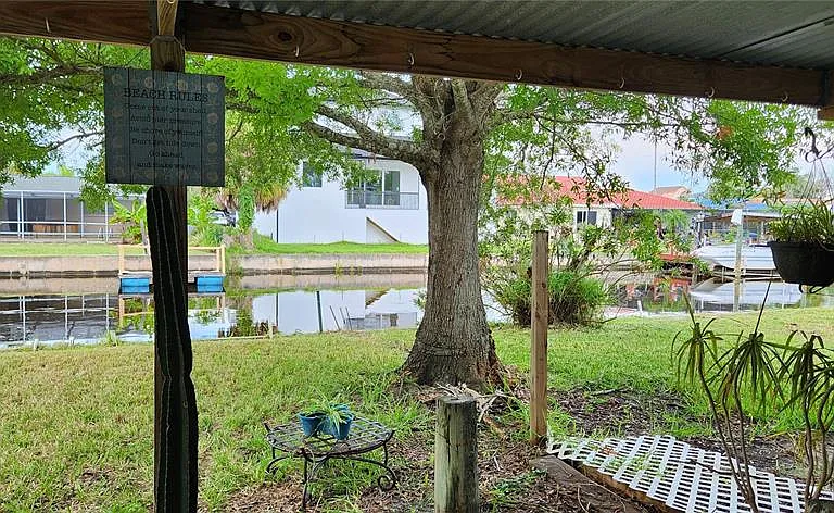 9831 Grace Dr — Photo 13