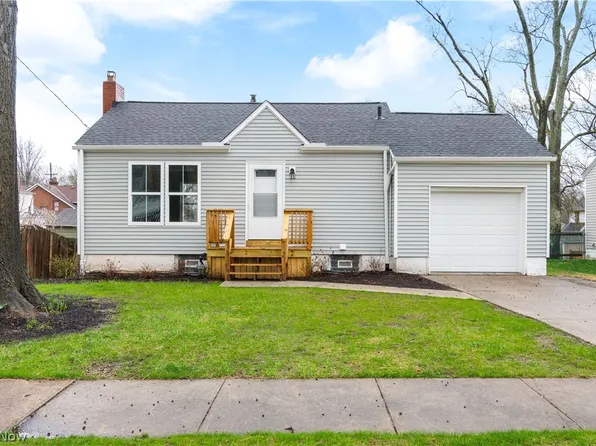 1824 17th St, Cuyahoga Falls, OH 44223