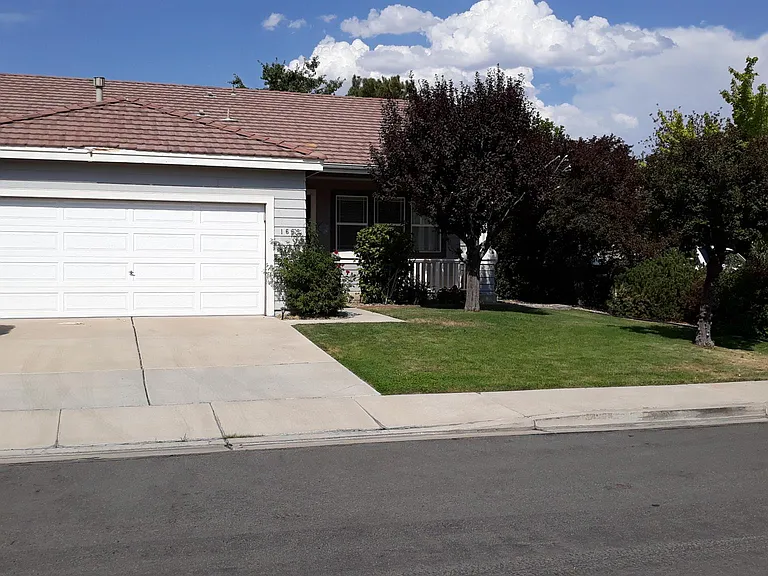 1665 Cattlemen Ct — Photo 2
