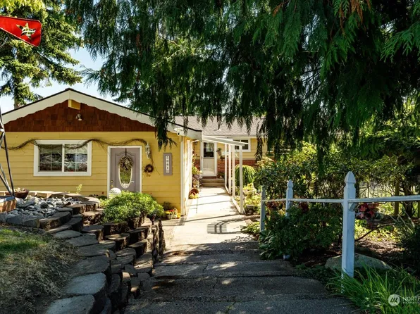 5061 Honeymoon Bay Road, Freeland, WA 98249