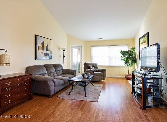 2nd image of 3296 N Carriageway Dr