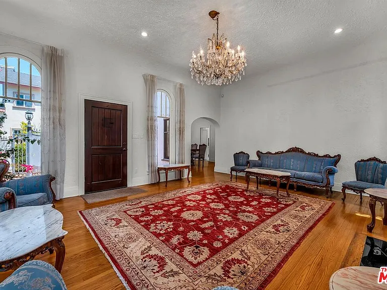 10736 Ashton Ave — Photo 3