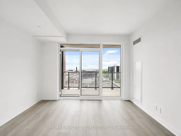 285 Dufferin St #817 — Photo 12