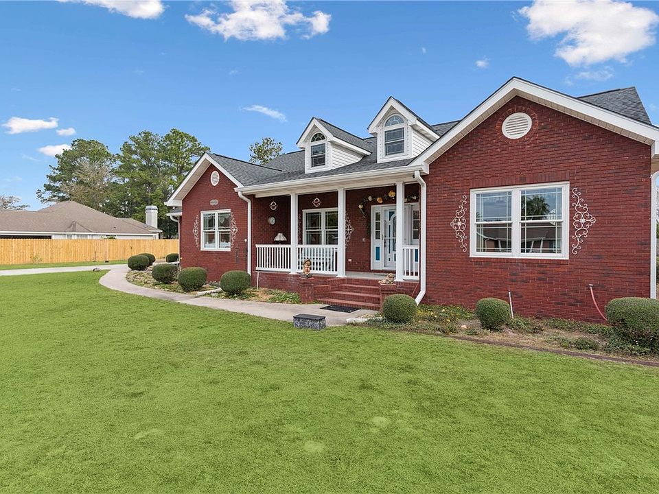 1st image of 932 Hitching Post Ln