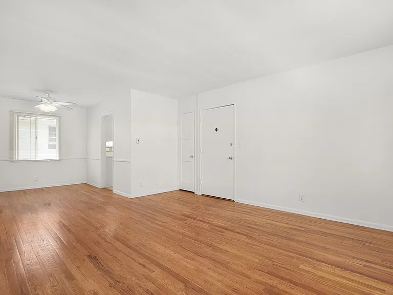 421 San Vicente Apartments — Photo 25
