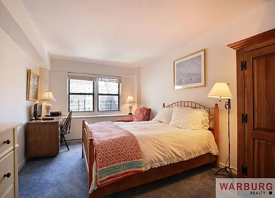 Sold by Warburg | media 11