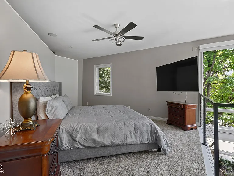 932 N Broadway St #1 — Photo 29
