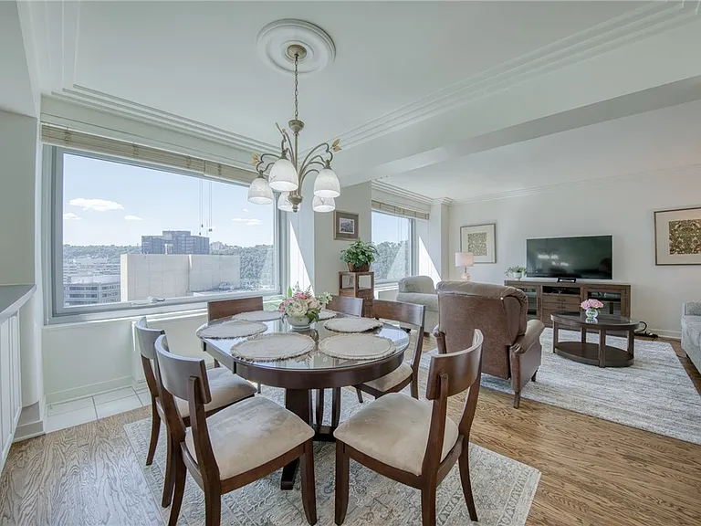 320 Fort Duquesne Blvd #26N — Photo 12