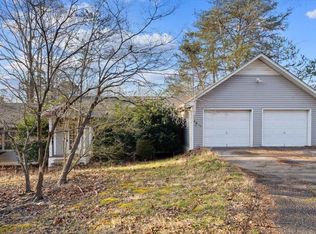 7002 Riverbend Ct, Jamestown, NC 27282