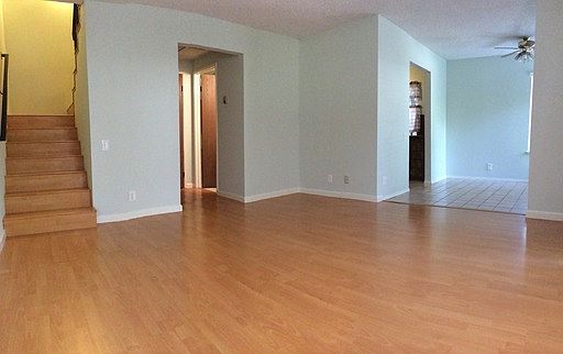4th image of 667 Balfour Dr
