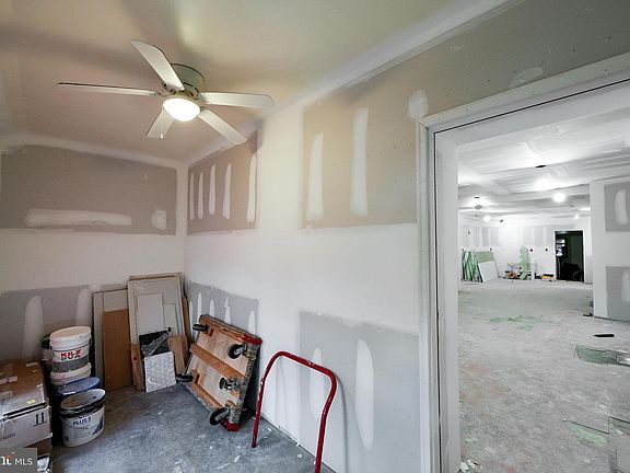 3rd image of 5212 Race St