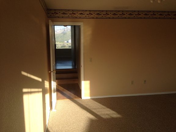 3rd image of 661 Willington Dr