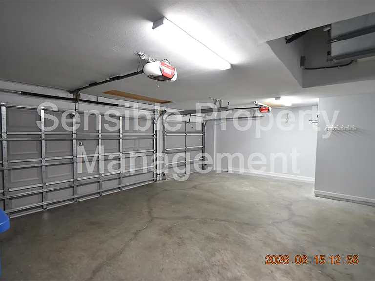 9304 Heritage Oak Ct — Photo 47