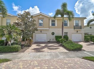 1737 Burgos Dr, Sarasota, FL 34238