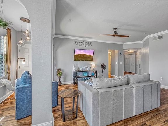 4th image of 23640 WALDEN CENTER DR #303