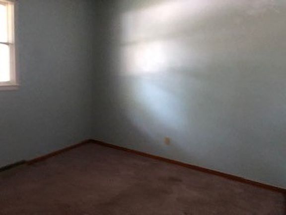 5th image of 180 E Hatfield St