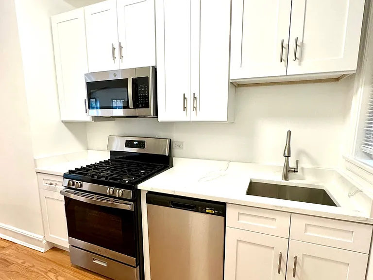 1448 W Albion Ave #3 — Photo 1