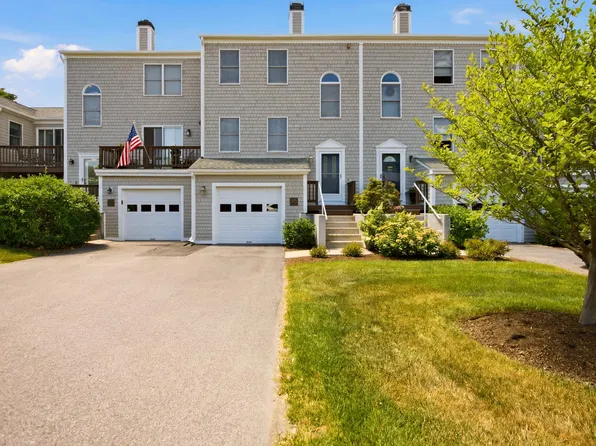 424 North Ln, Bristol, RI 02809