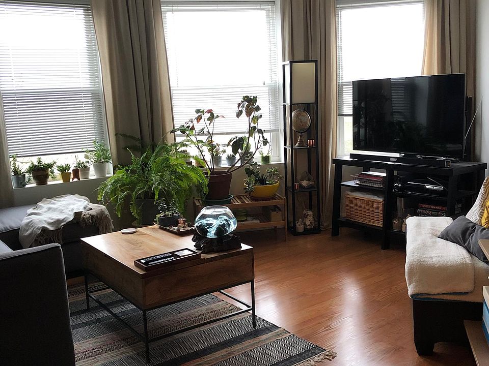 1st image of 3950 N Avondale Ave APT 3