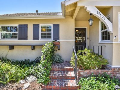 19608 Hamlin St, Reseda, CA, 91335