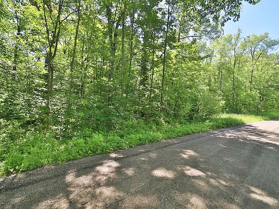 3rd image of Meander Way