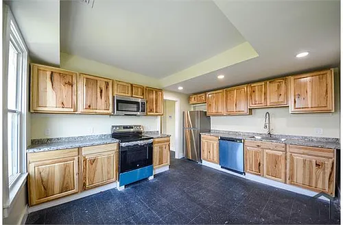 92 High St #4W Photo 1
