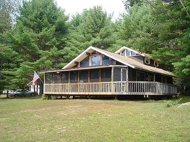 1575 Sq Ft Home
3bdrs/2baths
2 Car Detached Garage w/Workbench