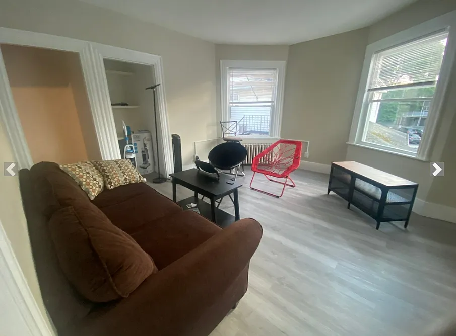 5 bed, 1600 sqft, $4,800 — Photo 2