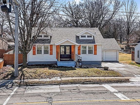 2nd image of 4412 Hickman Rd